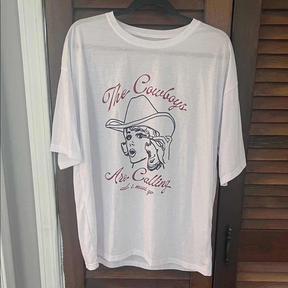 White Graphic 'The Cowboys Are Calling' Tee